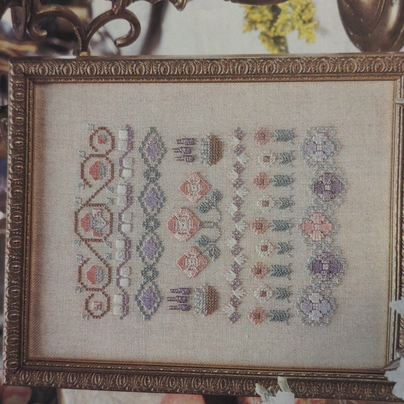 Just CrossStitch Magazine August 1999 - Picture 11 of 14
